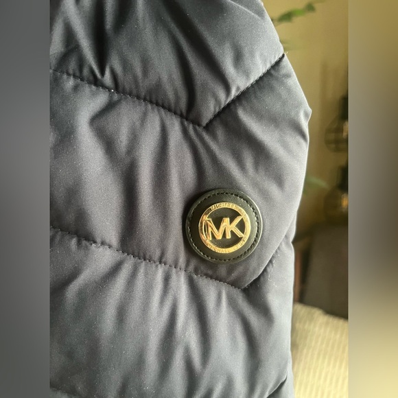Michael Kors Packable Puffer - Picture 6 of 9